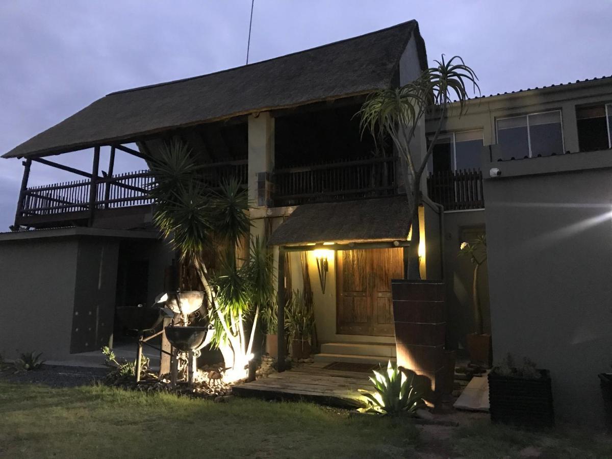 Sunset & Safaris Lodge *
