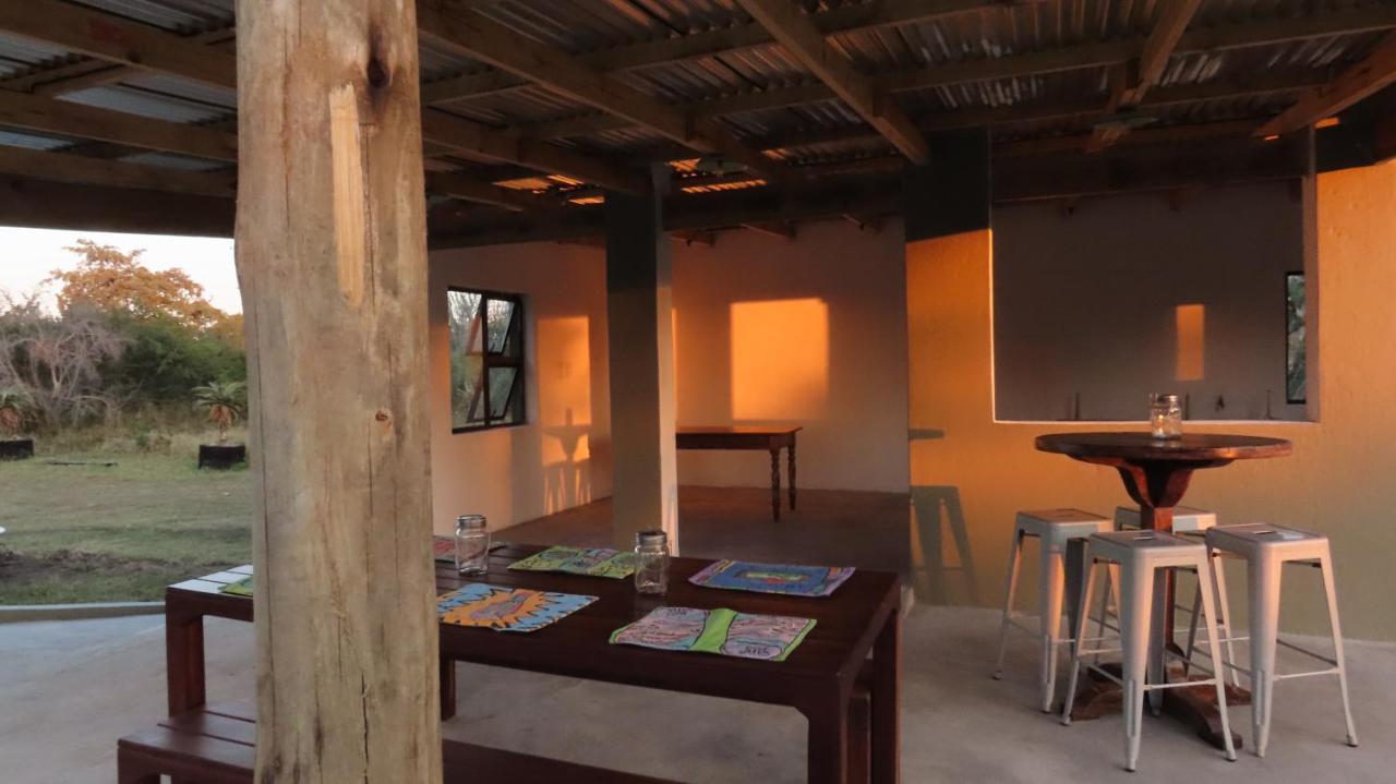Sunset & Safaris Lodge