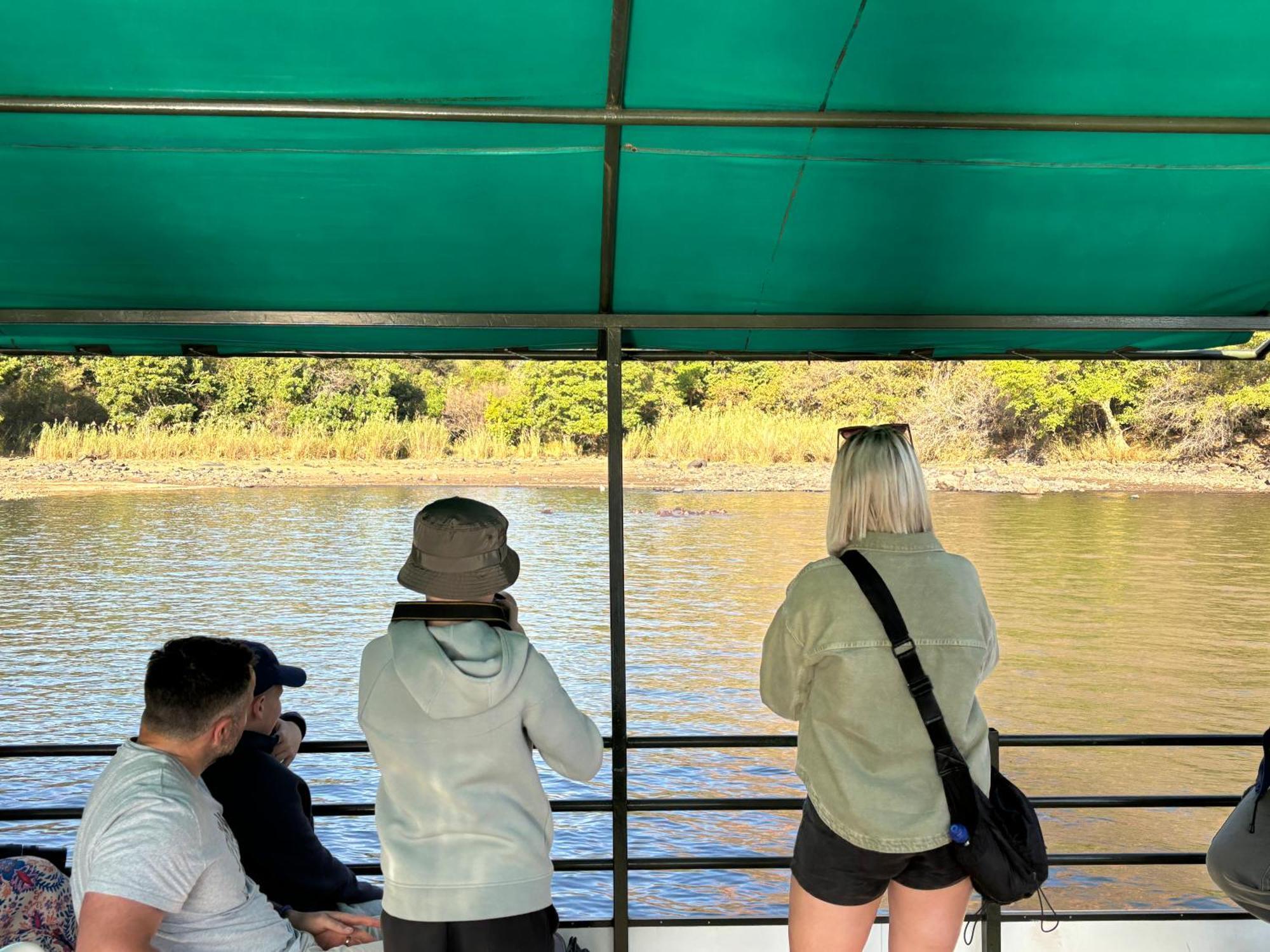 Lodge Sunset & Safaris *